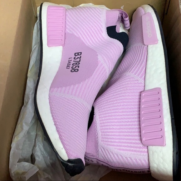 New sz 8.5 / 9 socks slip on NMD - Picture 3 of 7